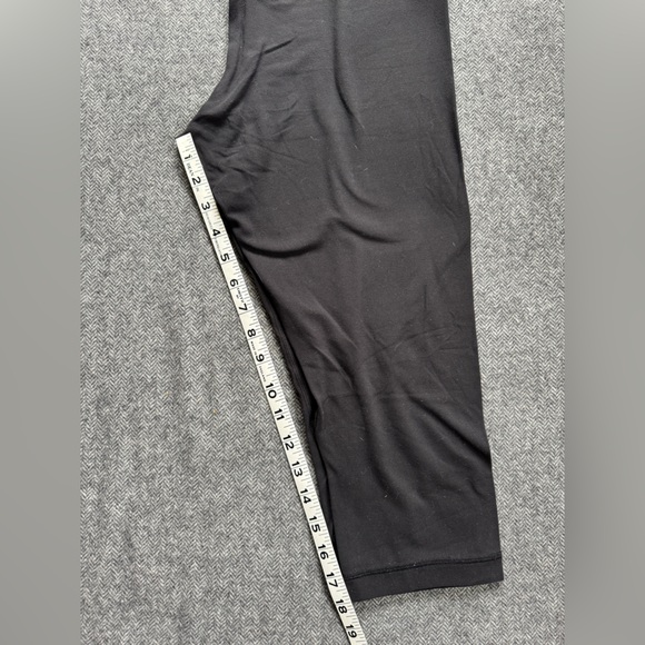 Lululemon Align cropped leggings size 10 - Picture 8 of 8